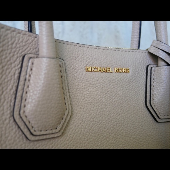 Michael Kors Mercer 2Way Handbag - Picture 2 of 14